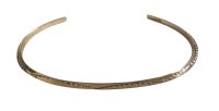 INDIAN JEWELRY  NAVAJO族 SILVER TRIANGLE RATTLESNAKE JAW NARROW BANGLE /ナバホ族 シルバー トライアングル ナローバングル インディアンジュエリー (1)