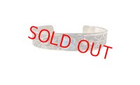 INDIAN JEWELRY  NAVAJO族 HENRY MARIANO作 SILVER×GOLDENHILL TURQUOISE スタンプワーク BANGLE /ナバホ族 ヘンリーマリアーノ作 シルバー ゴールデンヒル ターコイズ バングル インディアンジュエリー 