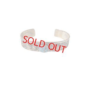 画像2: INDIAN JEWELRY  NAVAJO族 HENRY MARIANO作 SILVER×GOLDENHILL TURQUOISE スタンプワーク BANGLE /ナバホ族 ヘンリーマリアーノ作 シルバー ゴールデンヒル ターコイズ バングル インディアンジュエリー 