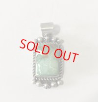 INDIAN JEWELRY  NAVAJO族 BRAINE YELLOWHORSE 作 ROYSTON TURQUOISE シルバー ネックレストップ/ナバホ族 ブライン イエローホース ロイストン ターコイズ インディアンジュエリー　