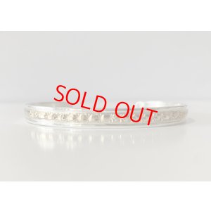 画像1: INDIAN JEWELRY  NAVAJO族 KING PINO作 SILVER×14K GF スタンプワーク BANGLE (1)/ナバホ族 キングピノ作 シルバー ゴールド バングル インディアンジュエリー 