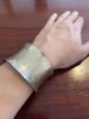 画像8: イギリス買付 VINTAGE WIDE bracelet ブレスレット GOLD/ ヴィンテージ ワイド ブレスレット ゴールド (8)